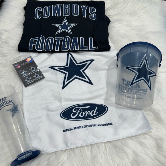 Dallas Cowboys Football Stadium Bundle Set - Include small shirt - Fan Favorite! - Picture 2 of 16